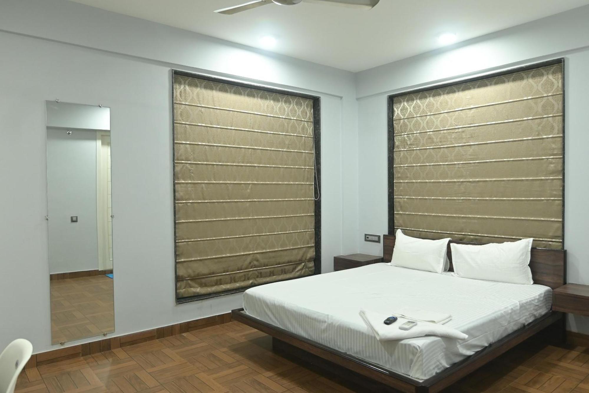 Nk7 Newtown Hotel Calcutta Eksteriør billede